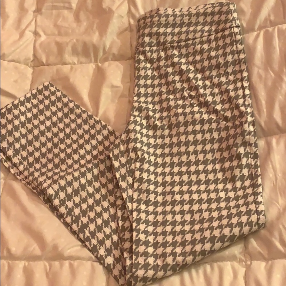 Gray houndstooth stretch pant by krazy Larry